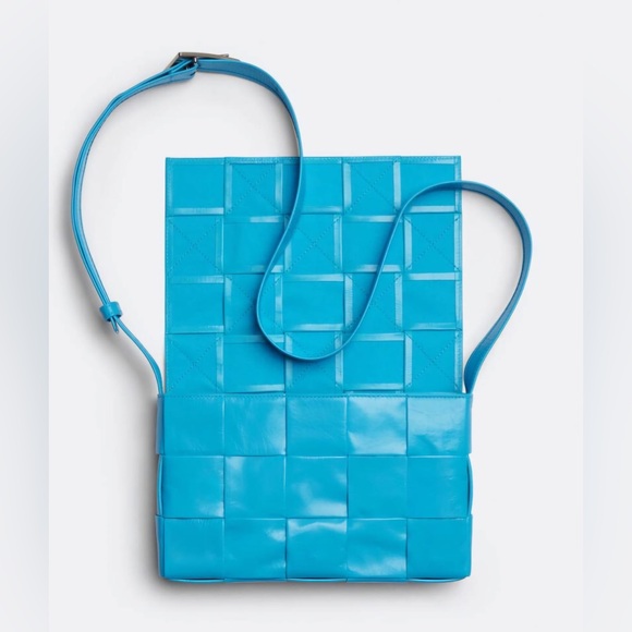 Bottega veneta medium Intreccio leather cross-body bag/ box and dust bag inc - Picture 4 of 9